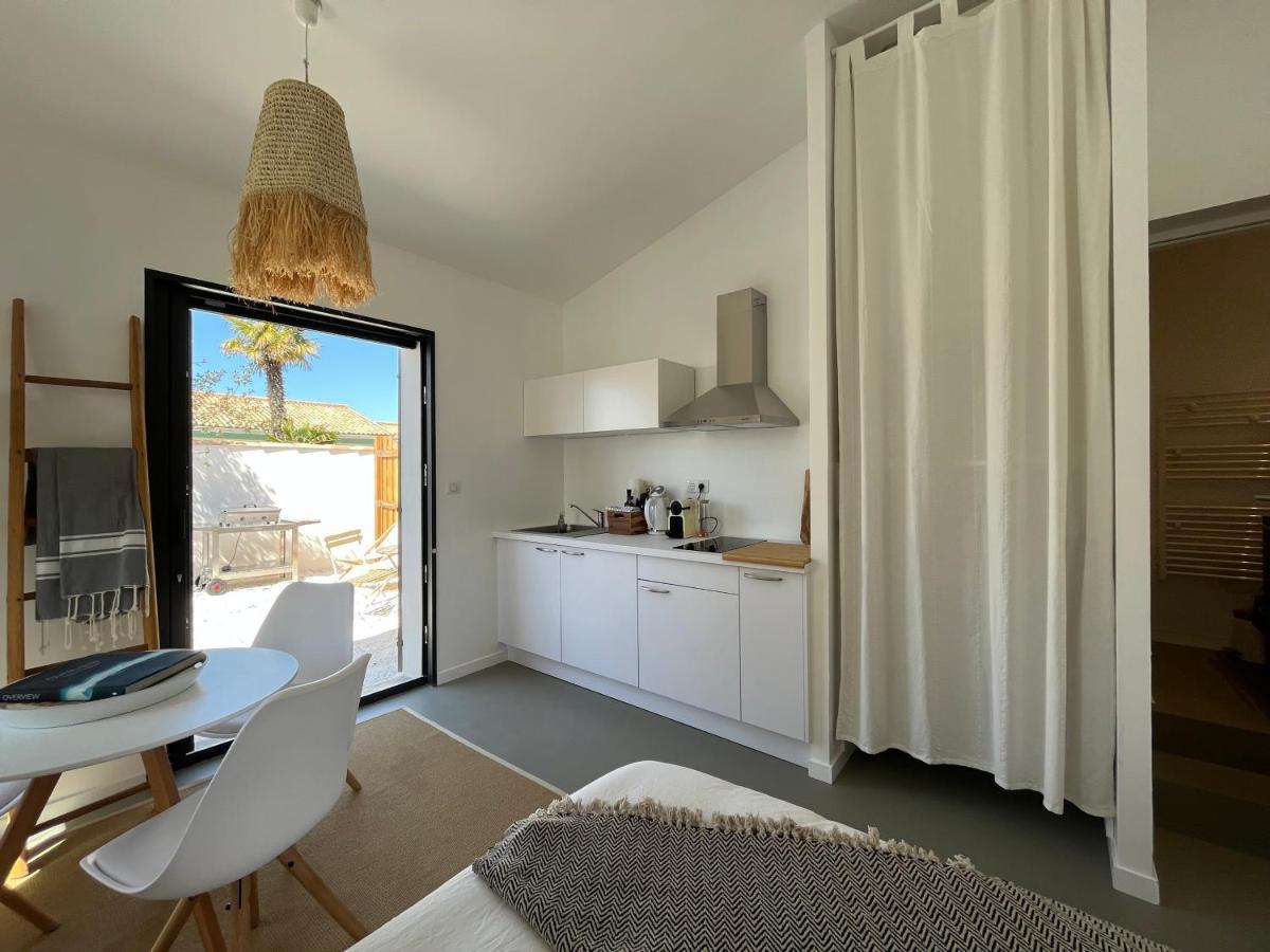 Maisonnette A Proximite Plage Et Port De St-Martin Saint-Martin-de-Re Exterior photo